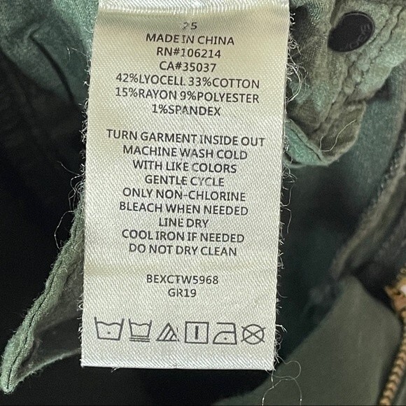 Joe's Jeans Jade Mid Rise Skinny Coated Design - Picture 7 of 11